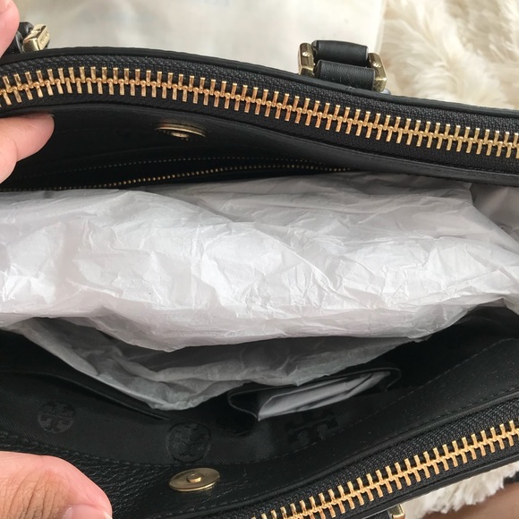 Authentic Tory Burch Robinson Pebbled Square tote - Picture 4 of 8